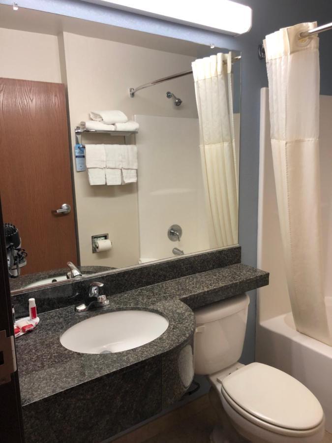Microtel Inn & Suites By Wyndham Klamath Falls Exterior photo
