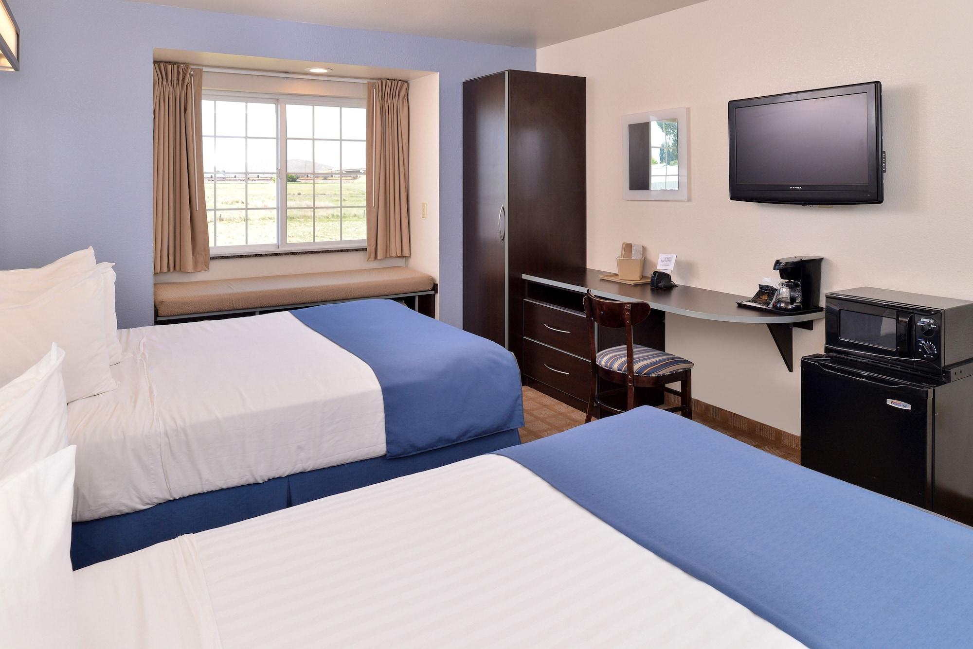 Microtel Inn & Suites By Wyndham Klamath Falls Exterior photo