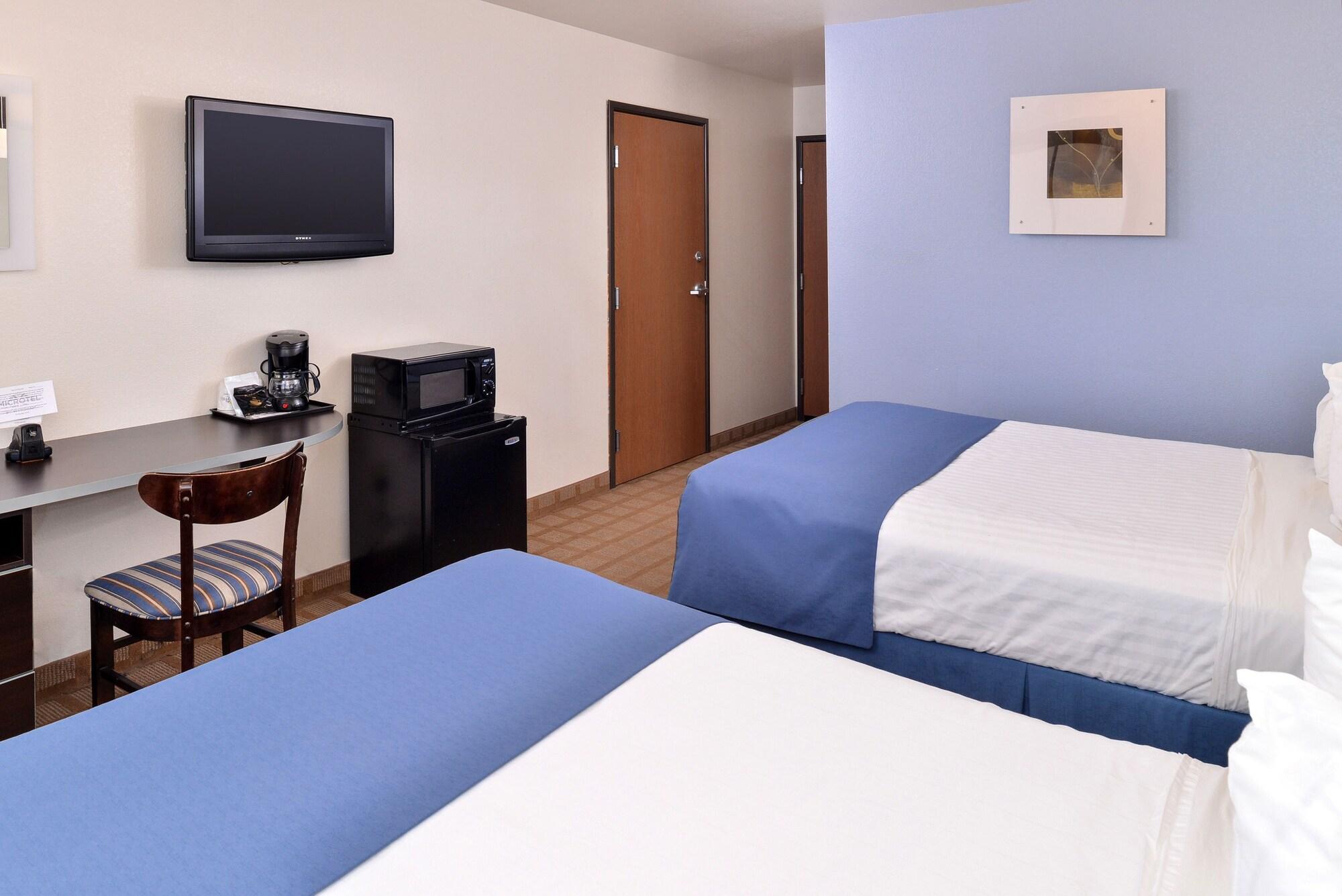 Microtel Inn & Suites By Wyndham Klamath Falls Exterior photo