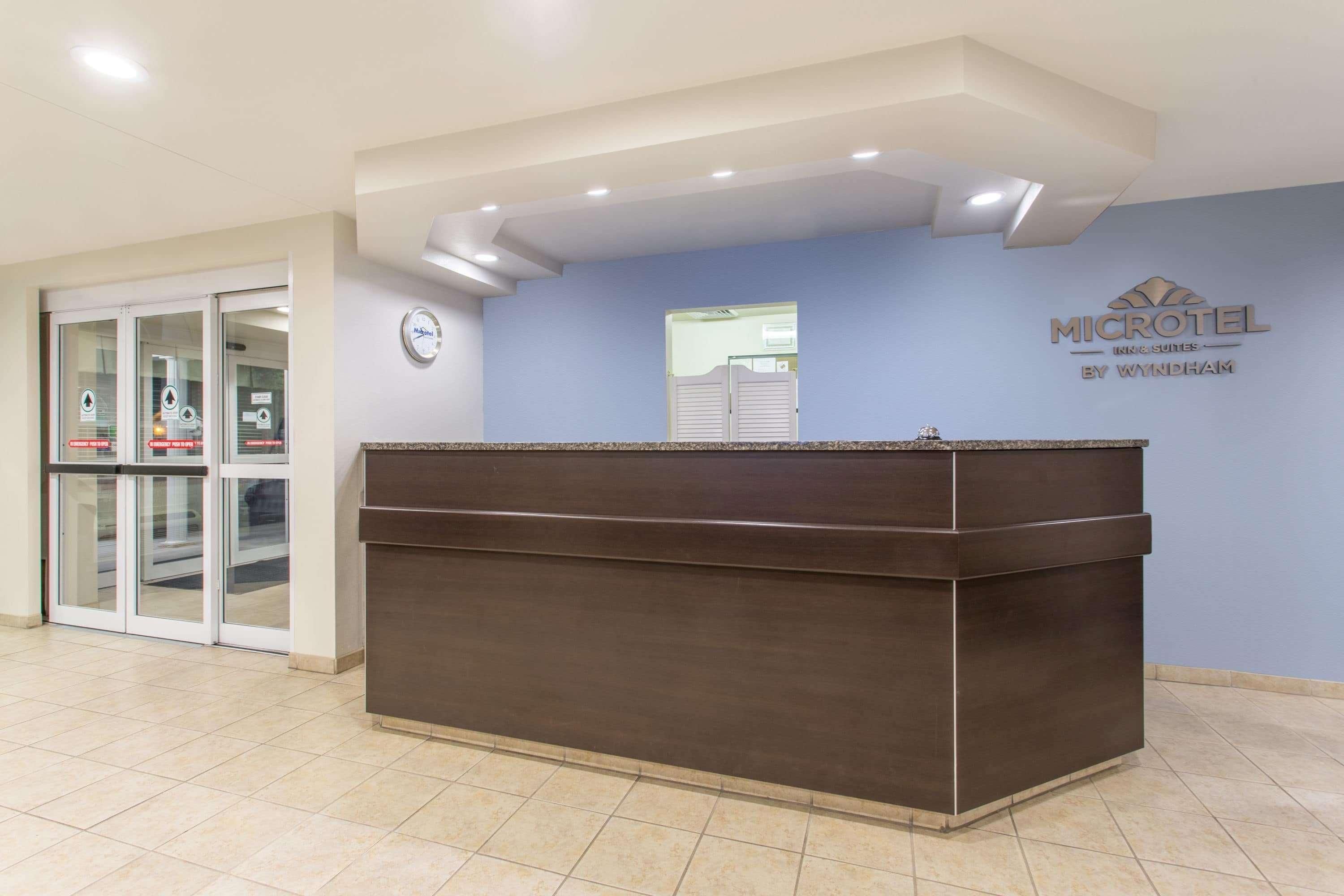 Microtel Inn & Suites By Wyndham Klamath Falls Exterior photo