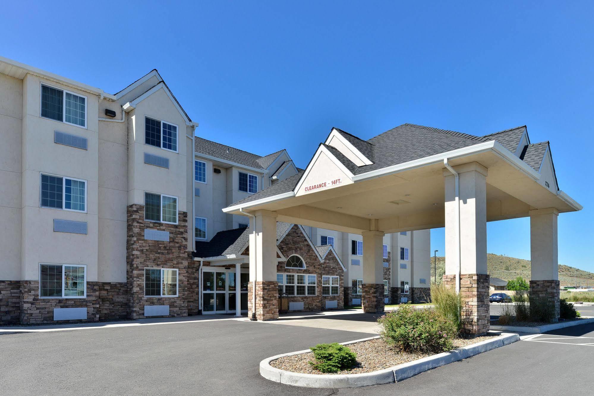 Microtel Inn & Suites By Wyndham Klamath Falls Exterior photo