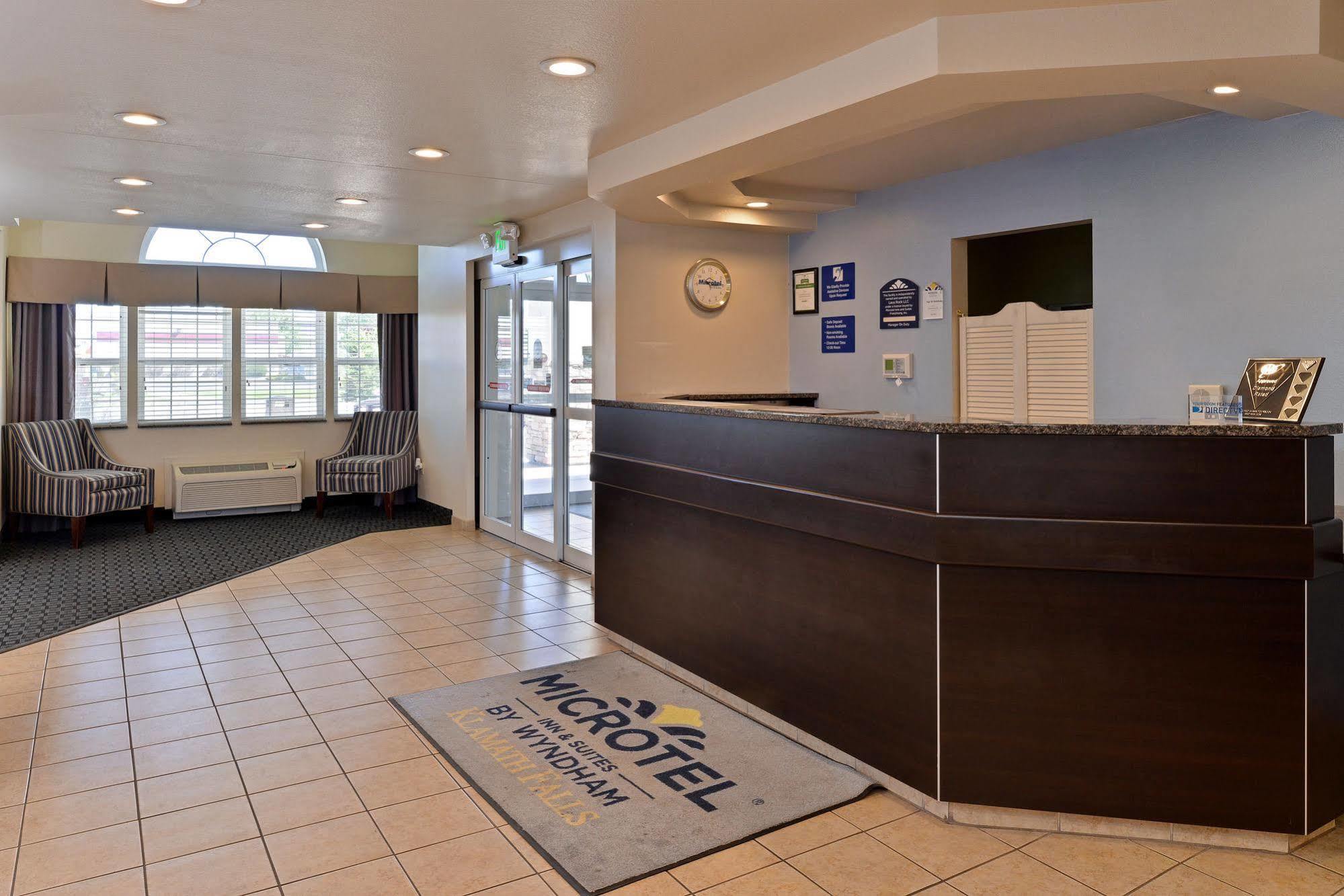 Microtel Inn & Suites By Wyndham Klamath Falls Exterior photo
